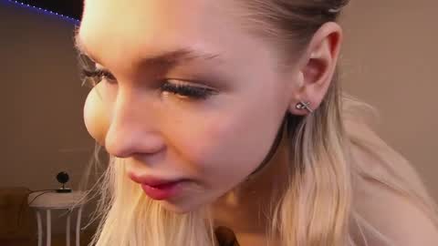 blondy_fina online show from May 8, 11:18 am
