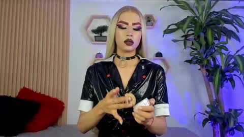 briana_white online show from November 24, 5:37 pm