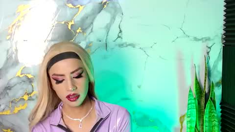 briana_white online show from May 15, 3:42 pm