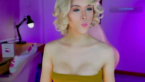 brionatop online show from September 28, 11:26 pm