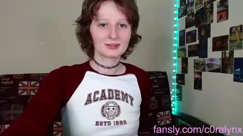 Snapshot of c0ralynx chatting on February 26, 7:27 pm C0ralynx online show from February 26, 7:27 pm