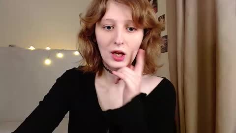 Snapshot of c0ralynx chatting on October 9, 2:35 am C0ralynx online show from October 9, 2:35 am
