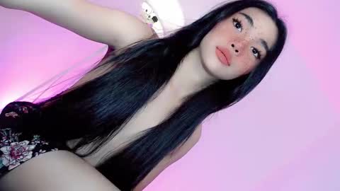 call_me_nina online show from May 5, 1:33 am