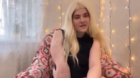 Snapshot of camgirl_xx chatting on January 25, 9:04 am Marta online show from January 25, 9:04 am