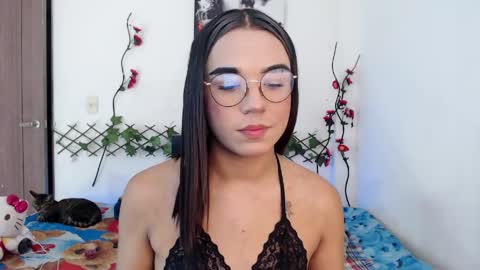 candyy_doll_ online show from May 2, 1:43 am