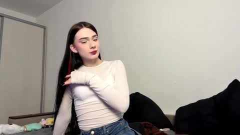 Trisha online show from March 22, 2:11 pm