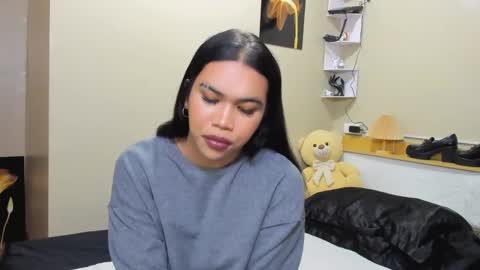 celestinaxisabella online show from May 1, 4:55 pm