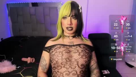 Sophie  online show from May 13, 11:25 pm
