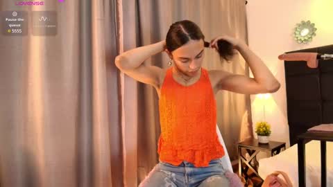 Snapshot of chloe_cherry21 chatting on March 11, 2:43 am chloe cherry21 online show from March 11, 2:43 am