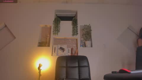 chloe_cooperr online show from September 17, 8:30 am