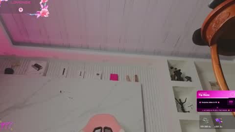 chloe_cooperr online show from April 28, 2:27 am