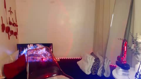 Cindy online show from February 14, 7:32 pm