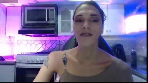 Cristina Onazis online show from May 14, 7:00 pm