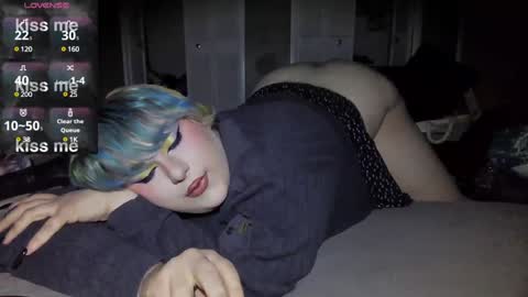 Curvygothfemboy online show from February 2, 6:59 am