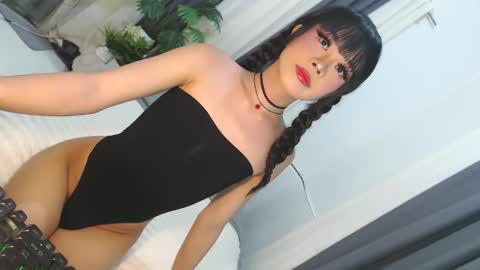 Jane online show from April 25, 1:41 pm