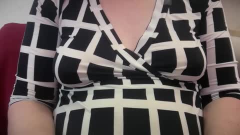 Mx Mommy Moo online show from April 25, 2:14 pm
