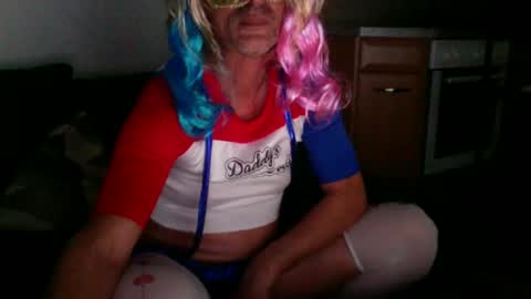 newcumer online show from February 19, 12:25 am