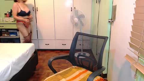 Snapshot of deliciosats chatting on February 1, 3:08 am Mercedes online show from February 1, 3:08 am