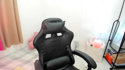 Demi online show from November 5, 5:40 am