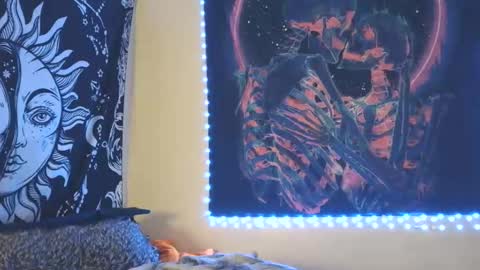 Snapshot of devyn_winter chatting on October 30, 7:57 pm devyn winter online show from October 30, 7:57 pm