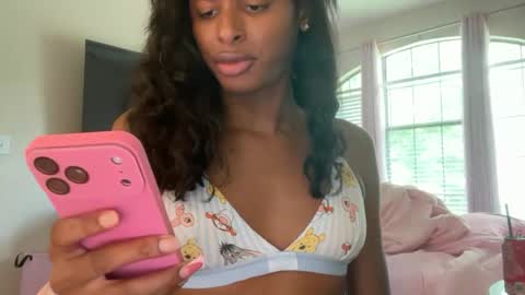 Dolly online show from June 1, 7:04 pm