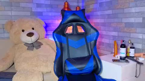 DixyPalmer online show from May 18, 7:19 pm