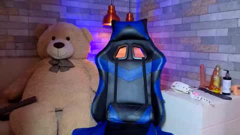 DixyPalmer online show from May 27, 7:33 pm