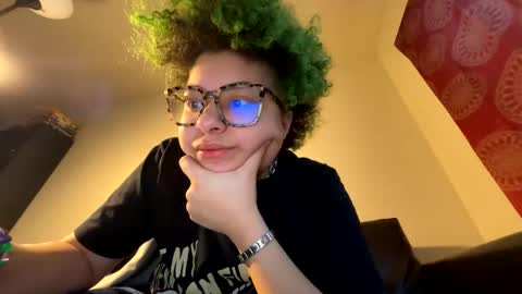 dizzinsweatyy online show from February 11, 2:46 pm