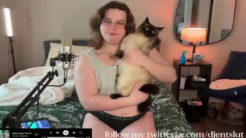 djentslut online show from December 10, 5:22 pm