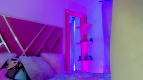 dollcute_latin online show from May 23, 5:09 pm