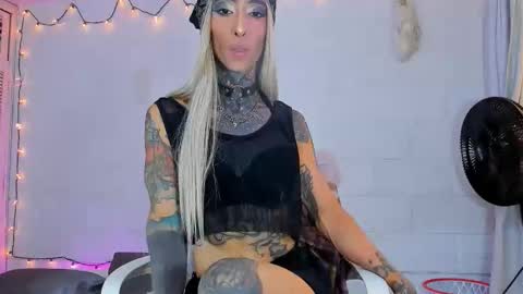 drippyorlove online show from May 23, 3:30 pm