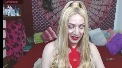 elenaevans2 online show from February 26, 10:37 pm