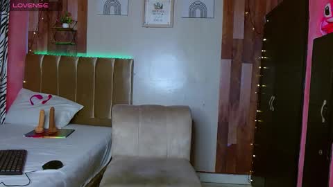 eletrabrowns online show from May 16, 3:04 am
