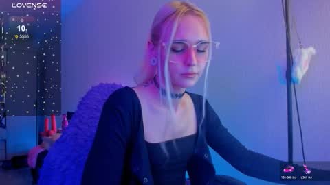 Ellie online show from January 15, 3:11 pm