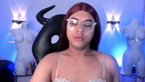 Emili roux online show from March 2, 10:11 am