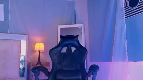 emily_castillo1_ online show from February 13, 6:31 am