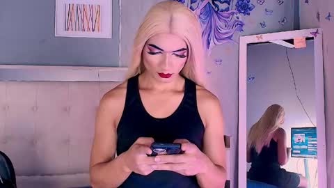 emily_castillo1_ online show from April 26, 4:10 am
