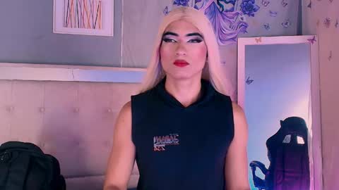 emily_castillo1_ online show from May 3, 5:12 am