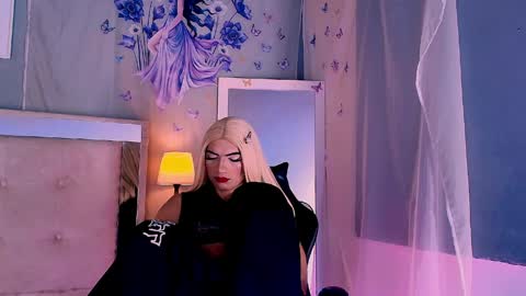 emily_castillo1_ online show from May 10, 6:29 am
