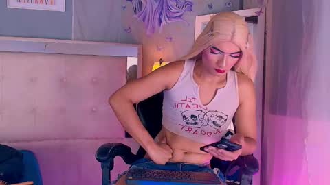 emily_castillo1_ online show from May 14, 6:23 am