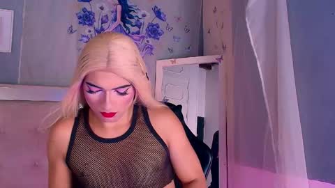 emily_castillo1_ online show from May 17, 5:07 am