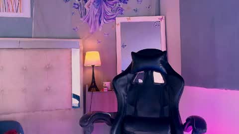 emily_castillo1_ online show from May 24, 7:38 am