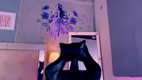 emily_castillo1_ online show from May 25, 7:49 am