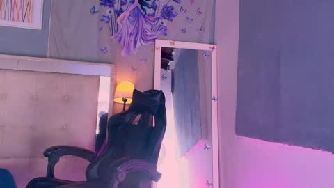 emily_castillo1_ online show from May 30, 7:17 am