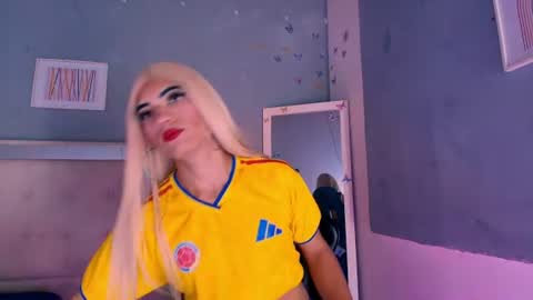 emily_castillo1_ online show from July 4, 5:46 am