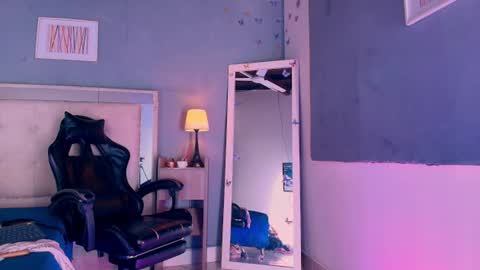 emily_castillo1_ online show from July 22, 6:06 am