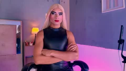 emily_castillo1_ online show from July 27, 6:53 am