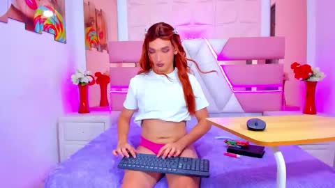 Emma Hilton online show from May 25, 8:38 pm
