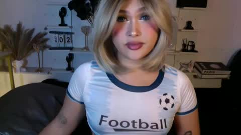 Queen Eva Mazikeen online show from May 3, 1:00 am