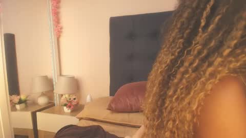 DAYANITA online show from May 5, 7:09 pm